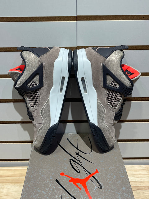 Jordan 4 Retro Taupe Haze Sz 9.5