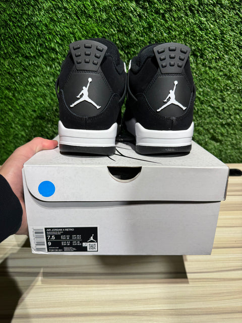 Jordan 4 Retro White Thunder Sz 7.5M