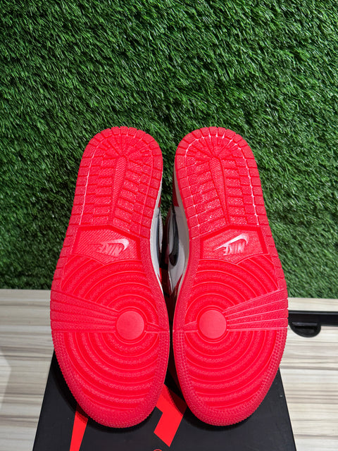 Jordan 1 Retro High OG Spider-Man Across the Spider-Verse Sz 8M