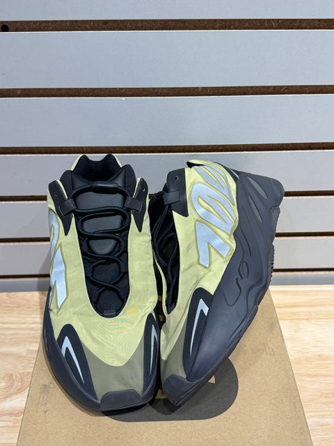 adidas Yeezy Boost 700 MNVN Resin Sz 13