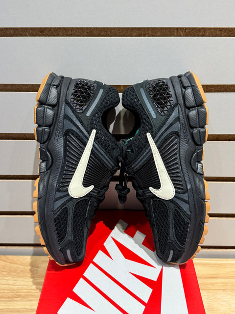 Nike Zoom Vomero 5 Black Gum Sz 5M