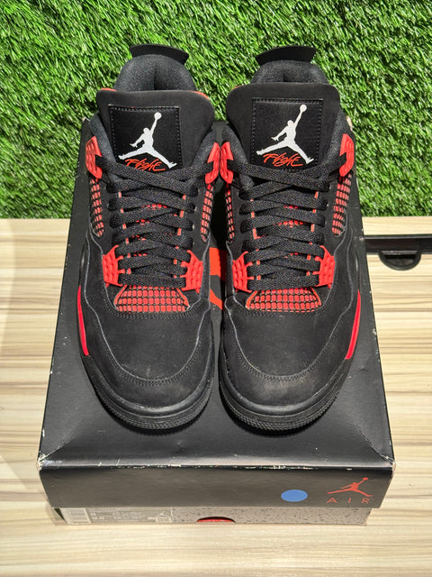 Jordan 4 Retro Red Thunder Sz 8M.,.