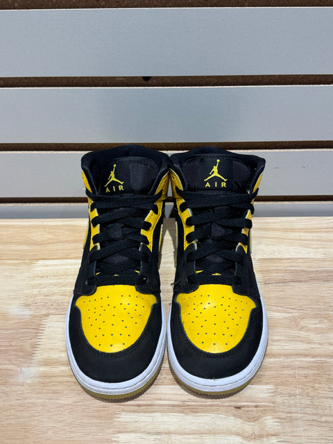 Jordan 1 Mid SE New Love (2025) (GS) Sz 5Y