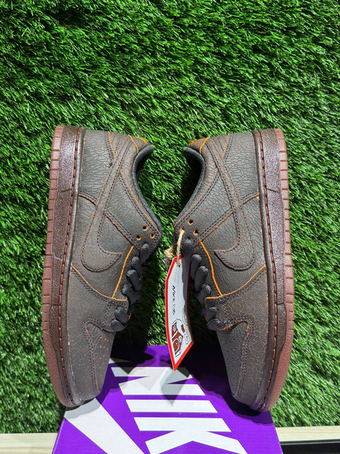 Nike Dunk SB Low Krampus Sz 5M
