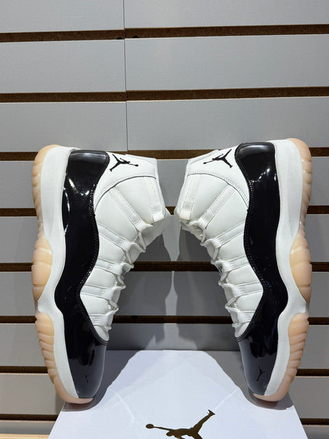 Jordan 11 Retro Neapolitan (Women's) Sz 10.5M