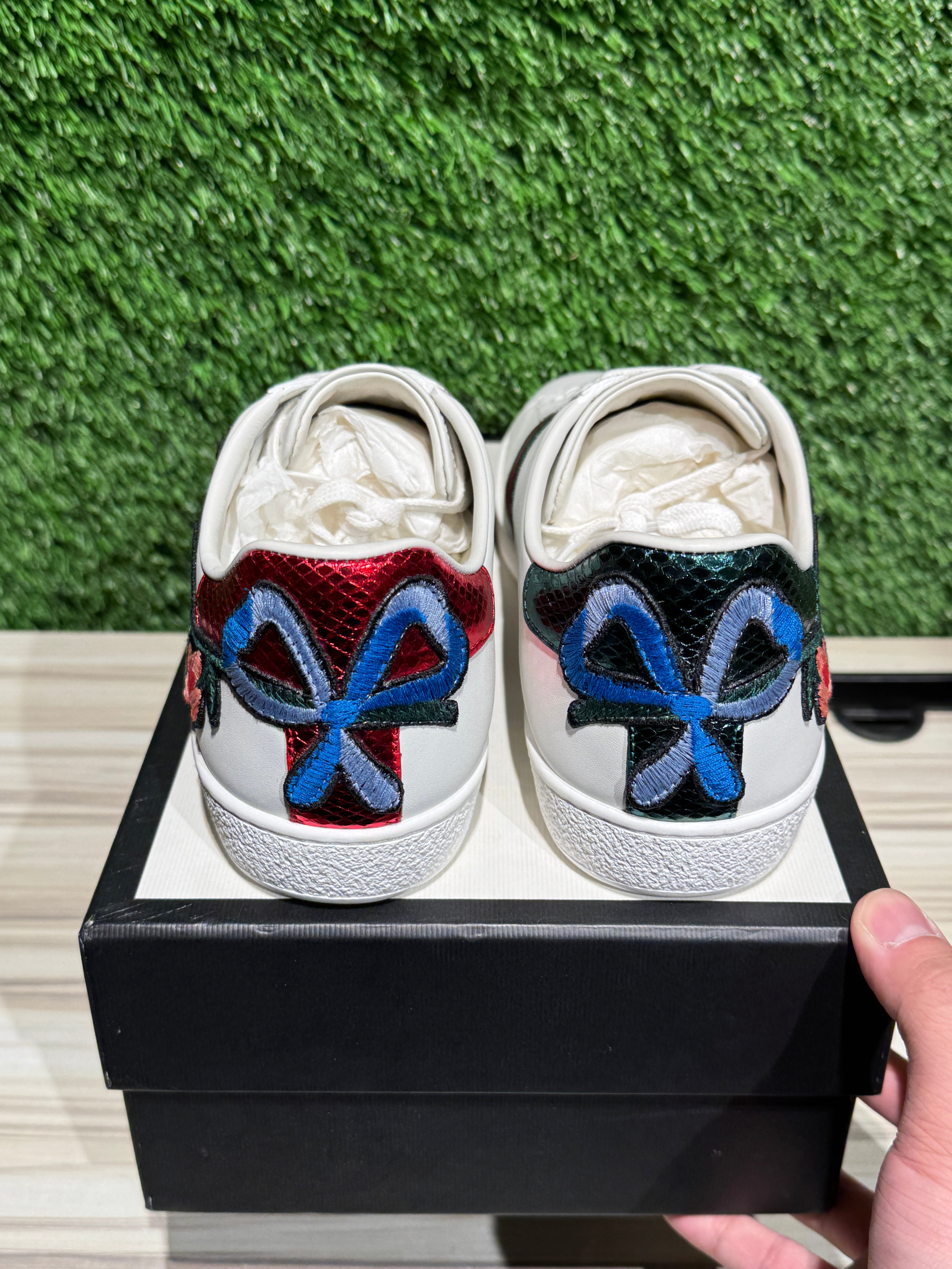 Gucci Ace Embroidered Floral Sz 41 (8M/9.5W) – Sneak City