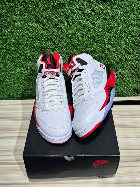 Jordan 5 Retro Fire Red Black Tongue (2025) Sz 9M