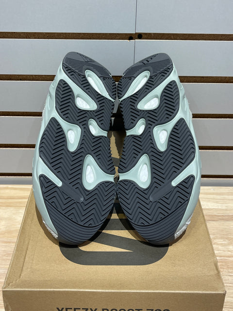 adidas Yeezy Boost 700 Salt Sz 13