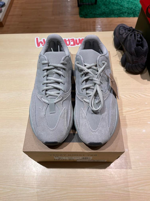 adidas Yeezy Boost 700 Salt Sz 9.5