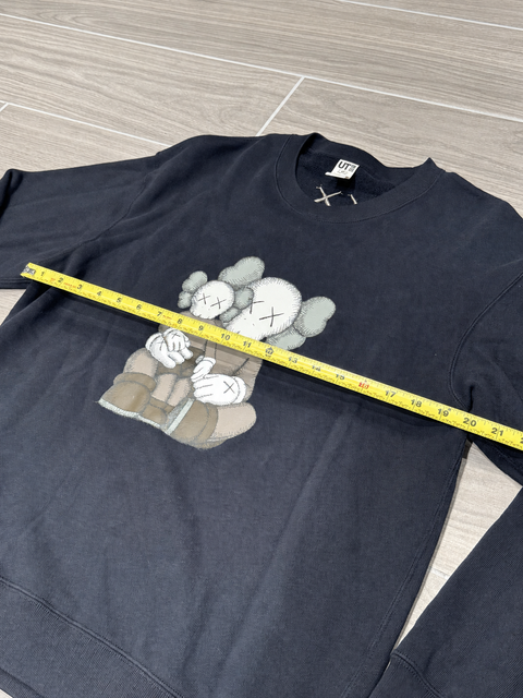 KAWS x Uniqlo Longsleeve Sweatshirt (US Sizing) Black Sz M