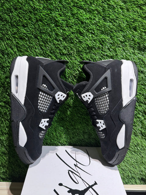 Jordan 4 Retro White Thunder (GS) Sz 4.5Y