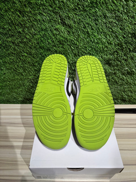 Jordan 1 Low Snakeskin Vivid Green (Women's) Sz 8.5M