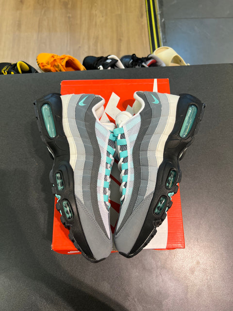 Nike Air Max 95 Hyper Turquoise