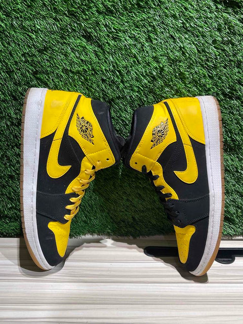 Jordan 1 Retro Mid New Love (2017) Sz 10.5M