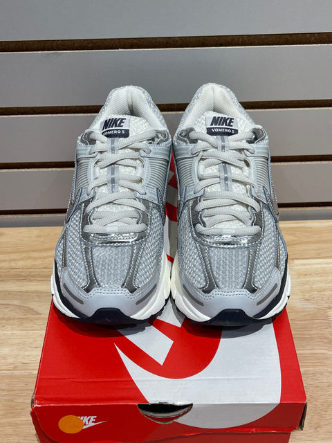 Nike Zoom Vomero 5 Photon Dust Metallic Silver (Women's) Size 8.5W