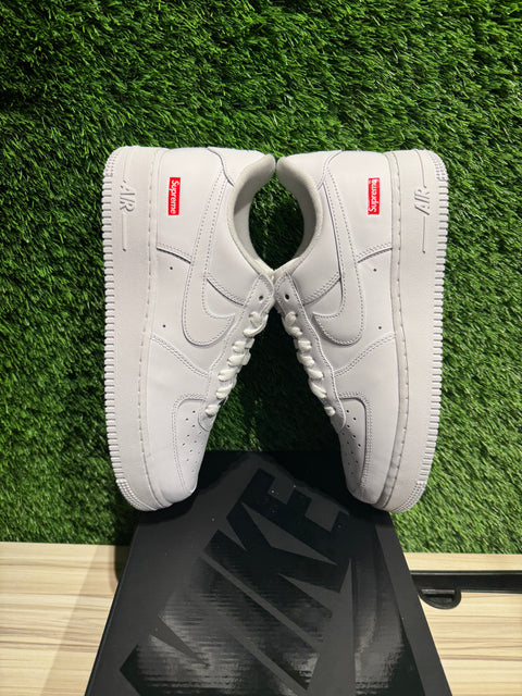 Nike Air Force 1 Low Supreme White Sz 8