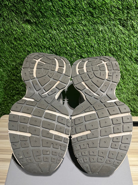 Balenciaga 3XL Grey White Red Sz 7M EU E40