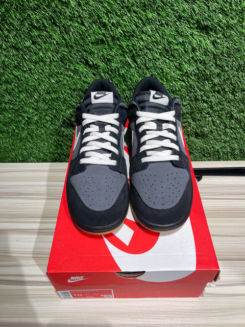 Nike Dunk Low SE Black Grey Gum Sz 10