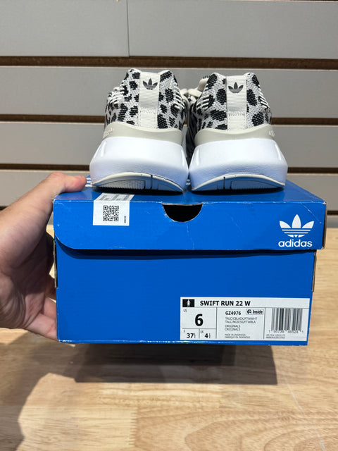 adidas Swift Run 22 Cheetah Sz 4.5M