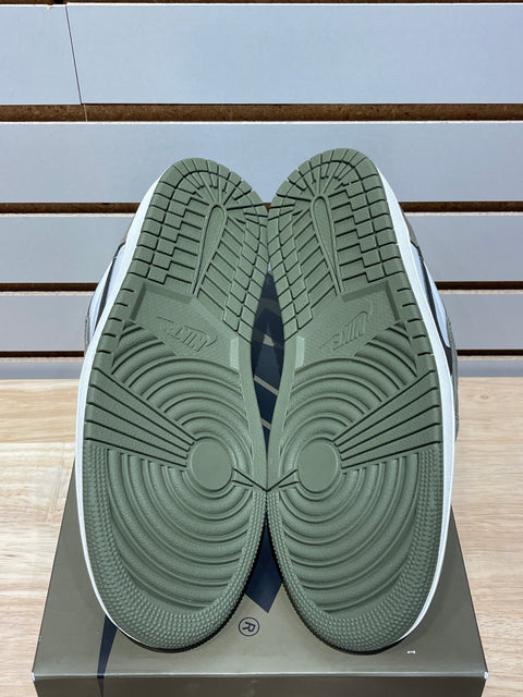 Jordan 1 Retro Low OG Medium Olive Sz 9.5