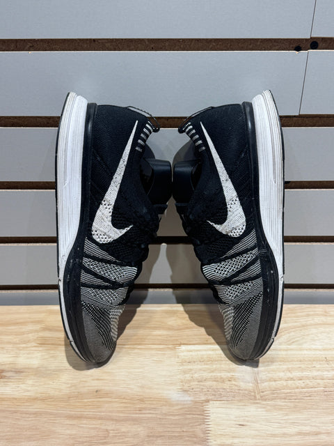 Nike Flyknit Trainer Oreo Sz 9.5