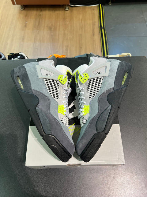 Jordan 4 Retro SE 95 Neon