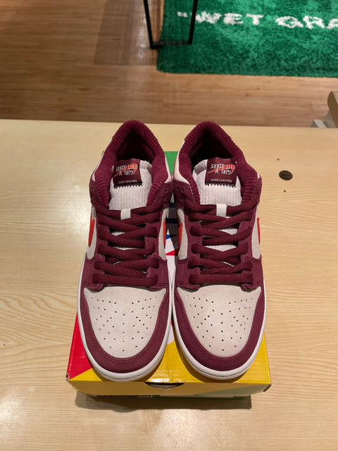 DS Skate Like A Girl SB Dunk Low Sz 9