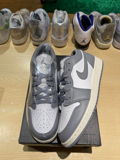 Air Jordan 1 Low Vintage Grey (GS) Sz 7Y/8.5W