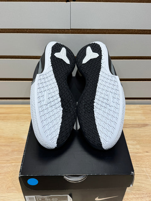 Nike Mamba Fury Black White Smoke Grey Sz 7.5