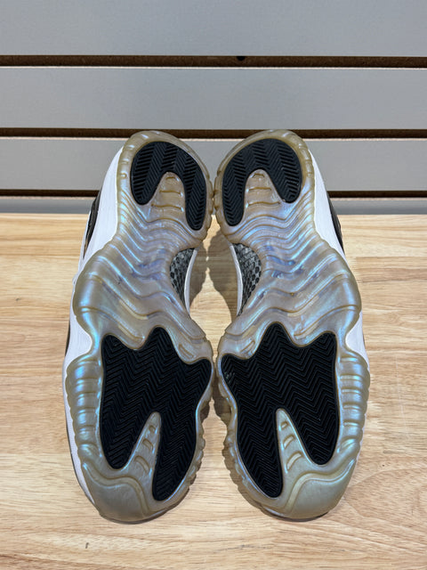 Jordan 11 Retro Low Iridescent