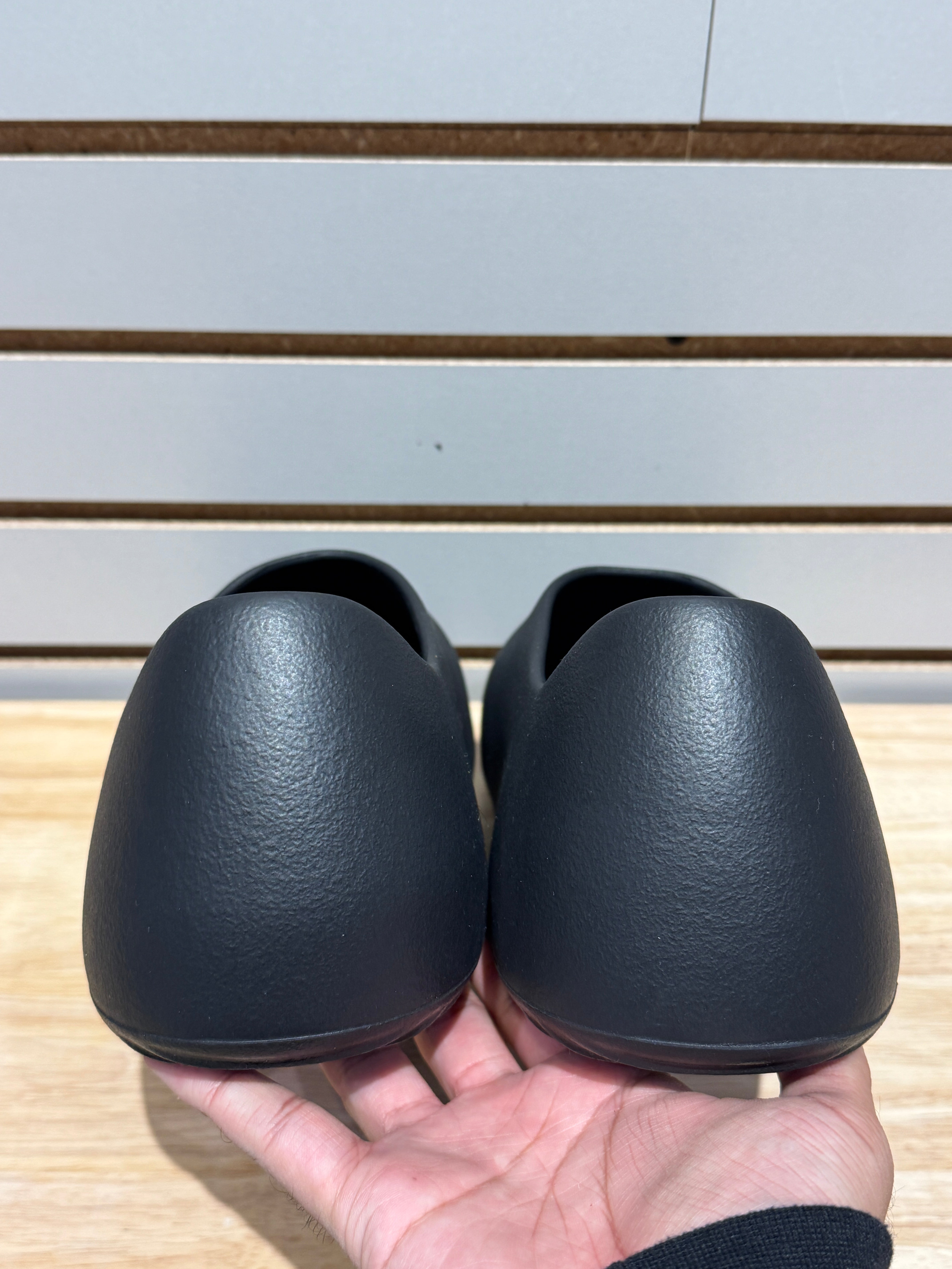 YZY SL-01 Black Sz 13 – Sneak City