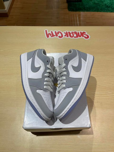 Jordan 1 Low Wolf Grey (Women's) Sz 5Y/6.5W