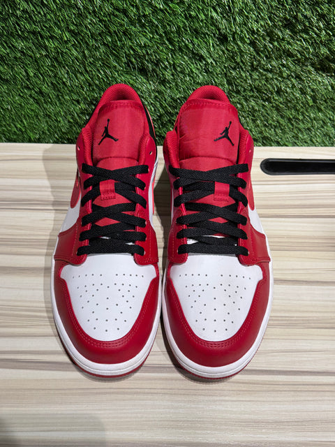 Jordan 1 Low Bulls Sz 12M