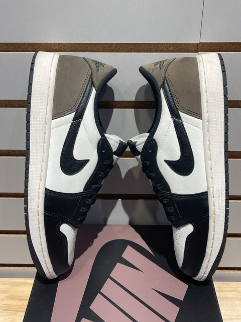 Jordan 1 Retro Low OG Mocha Sz 9.5