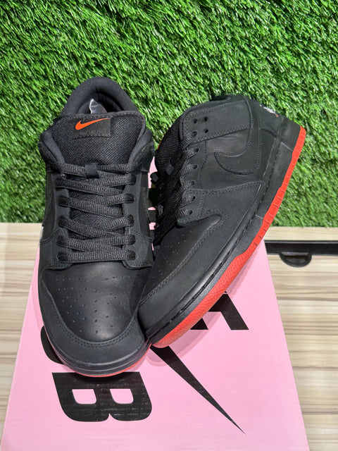 Nike SB Dunk Low Black Pigeon Sz 11M