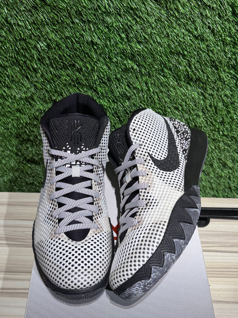 Nike Kyrie 1 BHM Sz 10