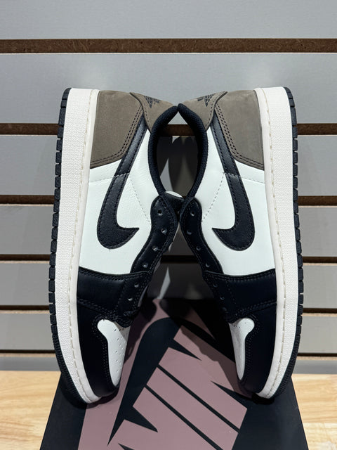 Jordan 1 Retro Low OG Mocha Sz 8