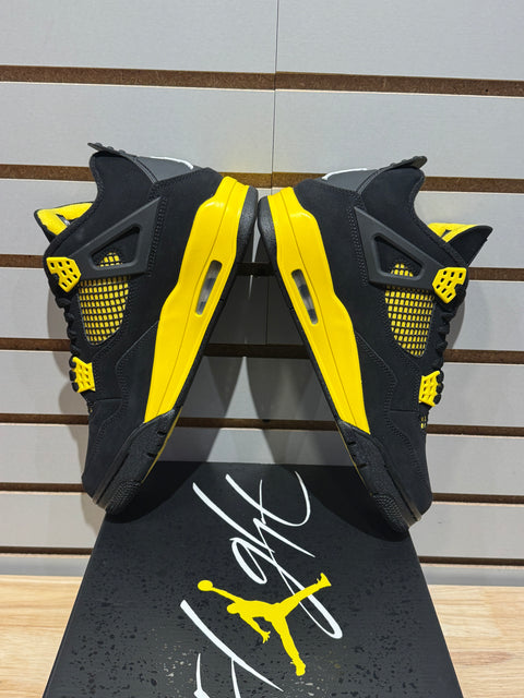 Jordan 4 Retro Thunder (2023) Sz 9.5
