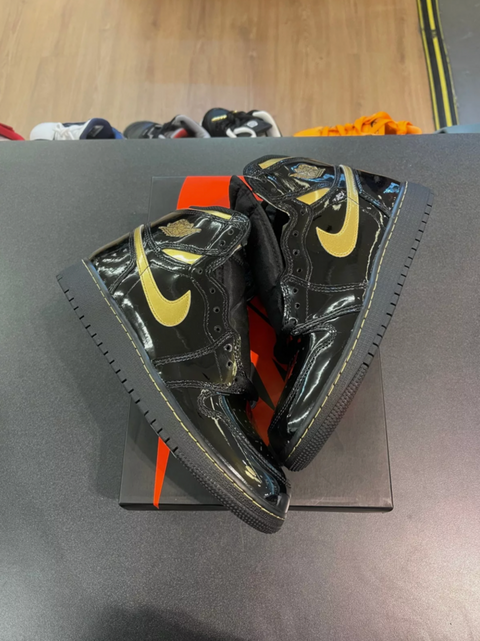 Jordan 1 Retro High Black Metallic Gold (2020) (GS)