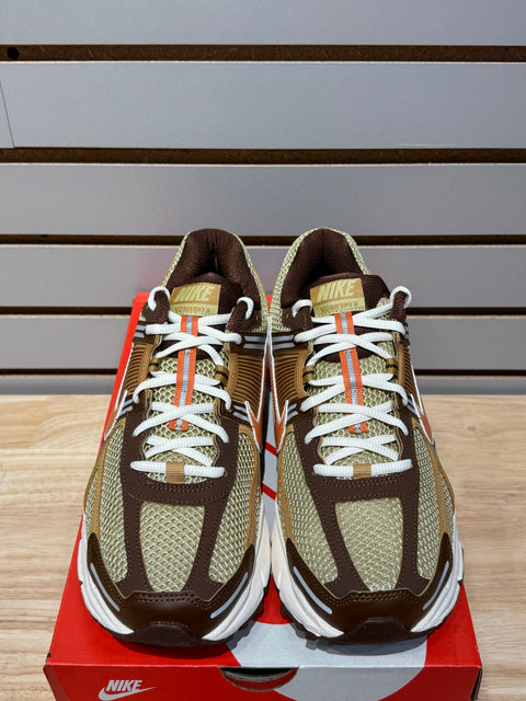 Nike Zoom Vomero 5 Wheat Grass Cacao Wow Sz 10.5