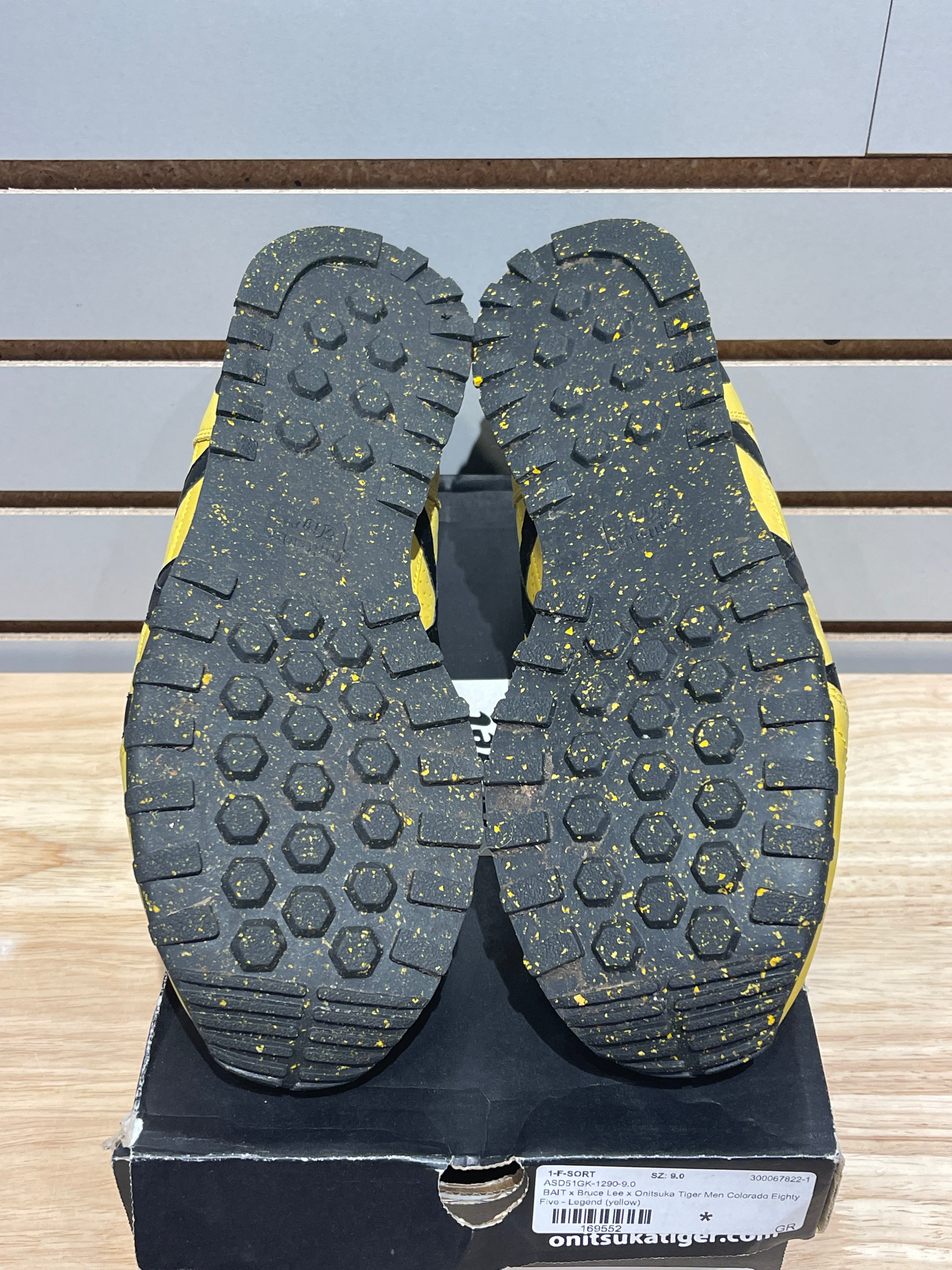 虎吉侍丸　オビト ASICS Onitsuka Tiger Colorado 85 Bait Bruce Lee Sz 9 – Sneak City
