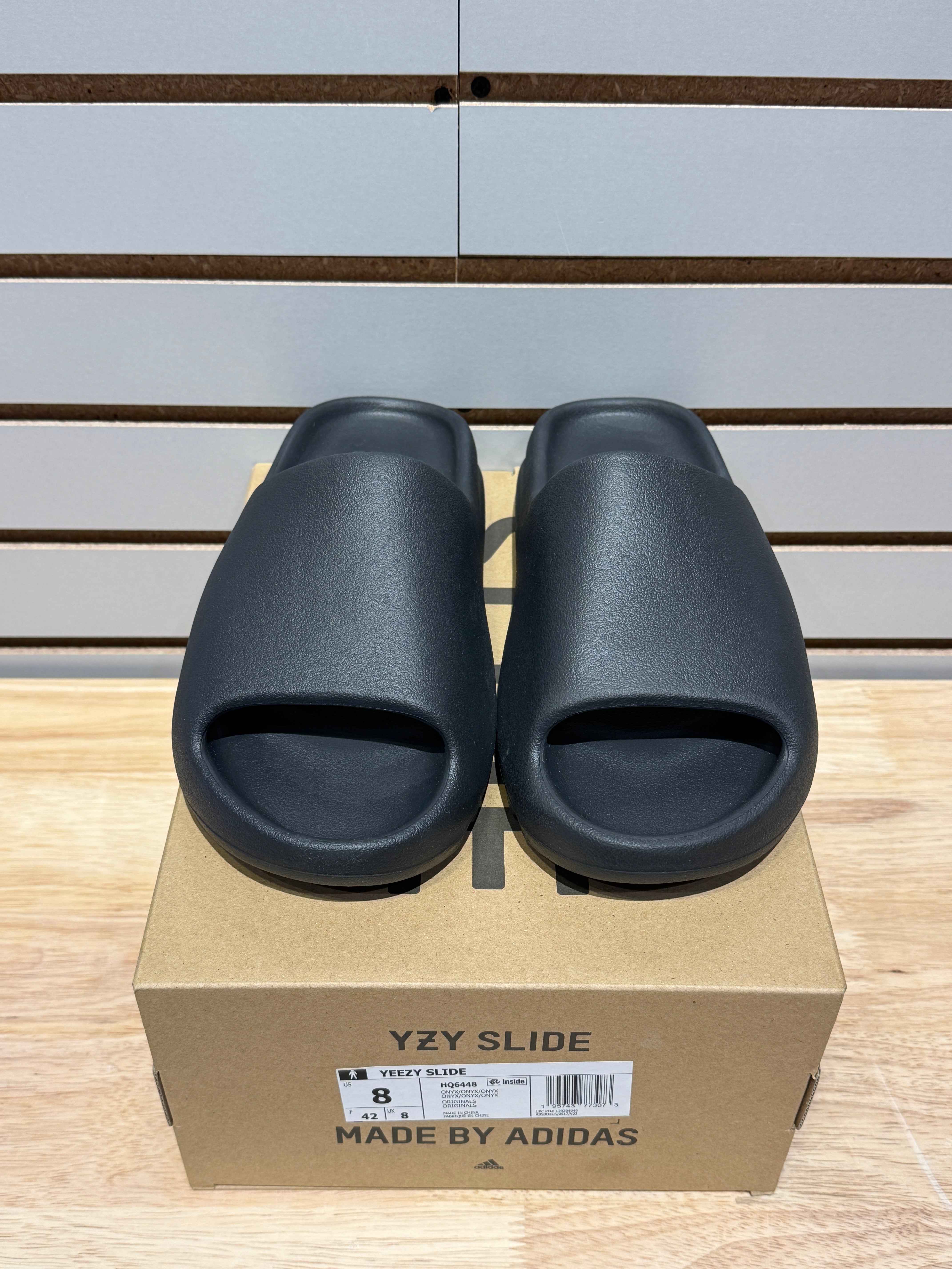 adidas Yeezy Slide Onyx Sz 8 – Sneak City