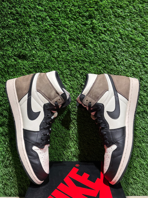 Jordan 1 Retro High Dark Mocha Sz 11