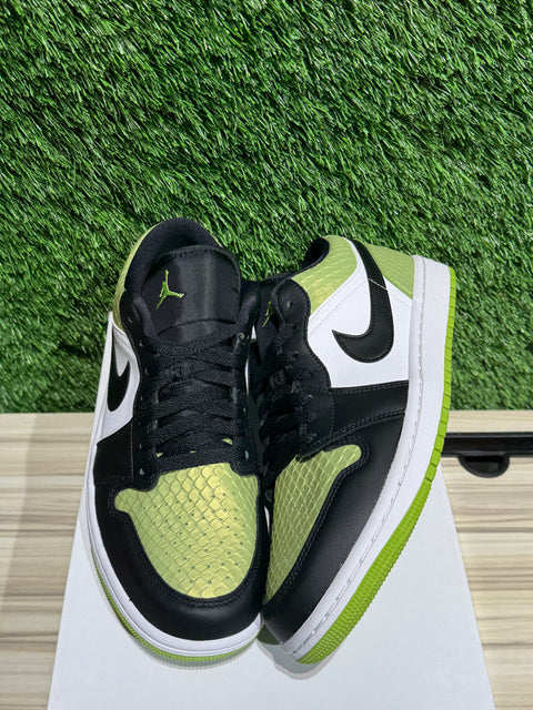 Jordan 1 Low Snakeskin Vivid Green (Women's) Sz 8.5M