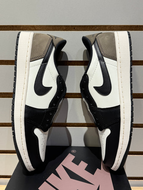 Jordan 1 Retro Low OG Mocha Sz 8.5