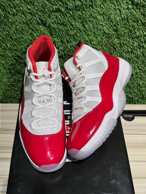 Jordan 11 Retro Cherry (2022) Sz 11.5M