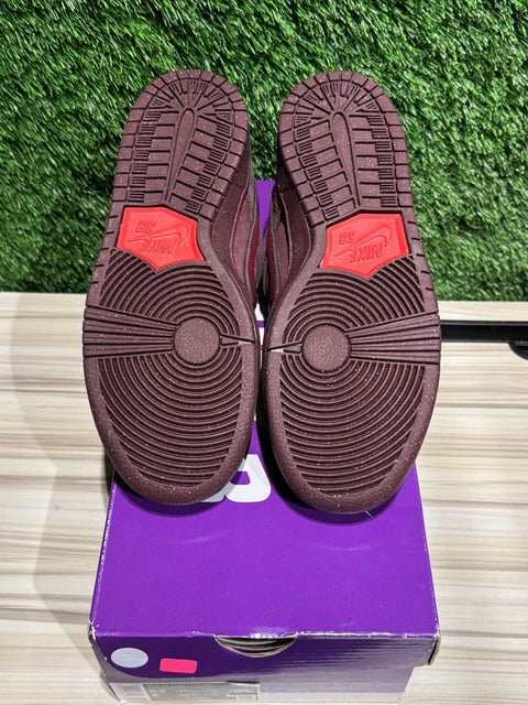 Nike SB Dunk Low City of Love Burgundy Crush Sz 6.5M/8W