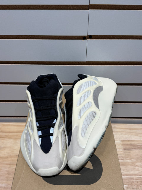 adidas Yeezy 700 V3 Azael Sz 9