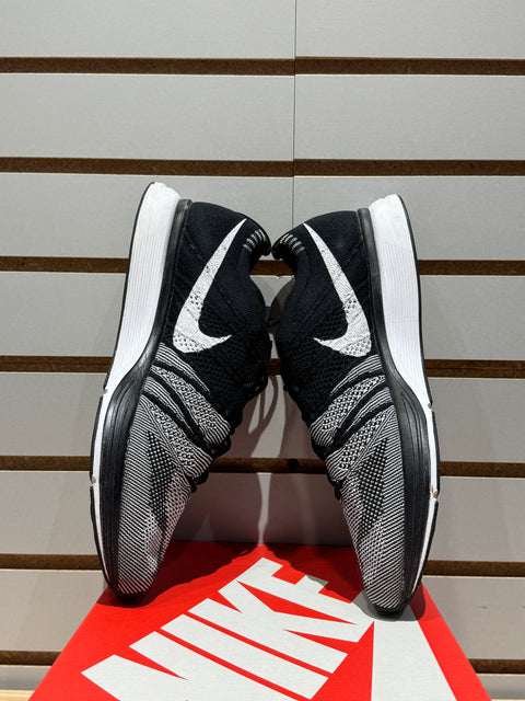 Nike Flyknit Trainer Oreo Sz 8