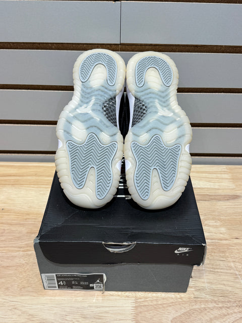 Jordan 11 Retro Jubilee Sz 4.5Y